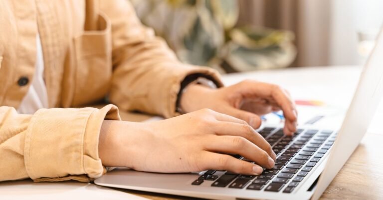 AI Resume Builders That Get Interviews: 7 Questions Answered